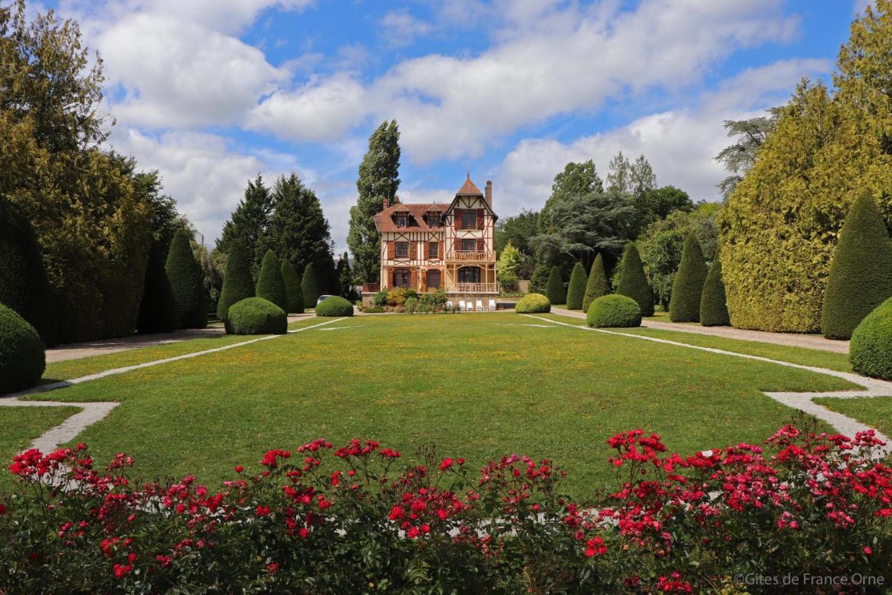 Domaine Des Thomins Bed & Breakfast Cisai-Saint-Aubin Exterior photo